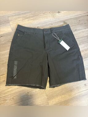 Alpine Design Bermuda shorts 8” inseam size 10 new with tags